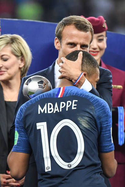 且配以親切 且配以親切